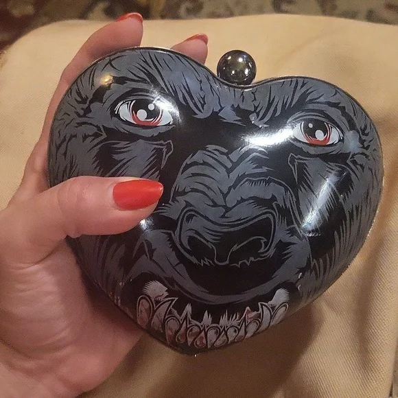 Iron First Hardshell Heart Clutch - Picture 5 of 5